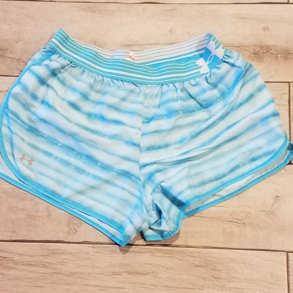 🐠 Under Armour striped shorts🌻🌷 🍀 ❄️ 🍂 🍎🍋🧁🎀🦄🪻 - Picture 1 of 2